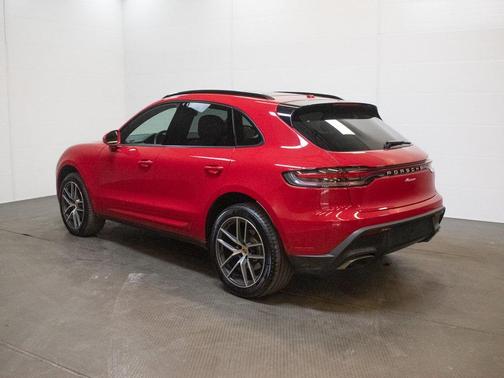 2025 Porsche Macan 