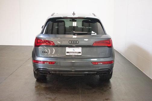 Chronos Gray Metallic 2024 Audi Q5 45 S line Prestige