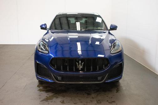 Blu Intenso Metallic 2024 Maserati Grecale Trofeo