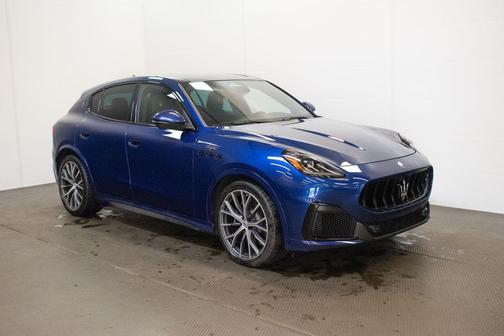 Blu Intenso Metallic 2024 Maserati Grecale Trofeo