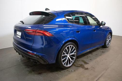 Blu Intenso Metallic 2024 Maserati Grecale Trofeo