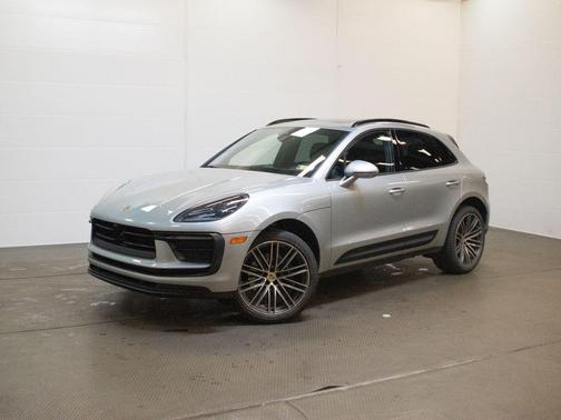 Dolomite Silver Metallic 2026 Porsche Macan Macan