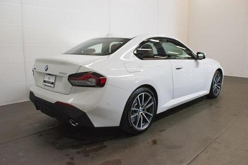 2025 BMW 230 i xDrive