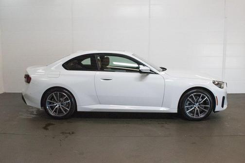 2025 BMW 230 i xDrive