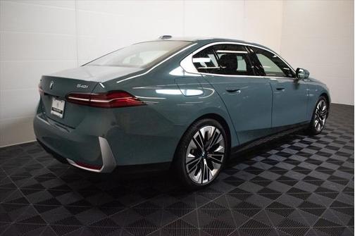 2024 BMW 540 i xDrive