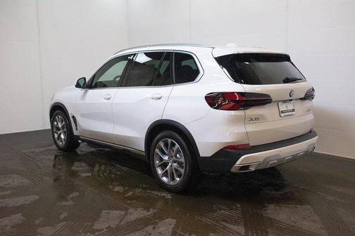 Alpine White 2026 BMW X5 xDrive40i
