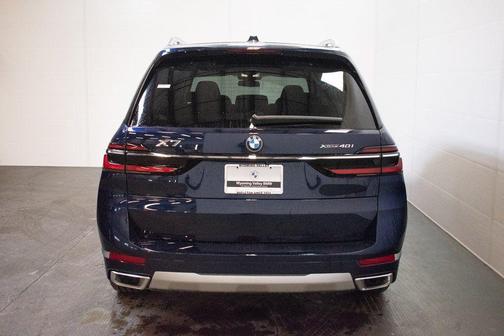 Tanzanite Blue II Metallic 2026 BMW X7 xDrive40i
