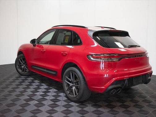 2023 Porsche Macan Base