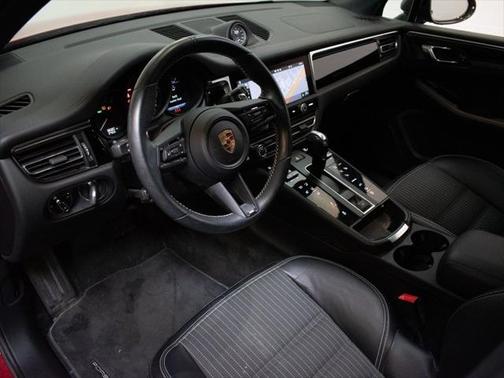 2023 Porsche Macan Base