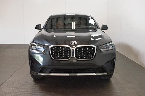 2025 BMW X4 xDrive30i