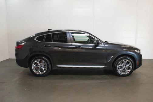 2025 BMW X4 xDrive30i