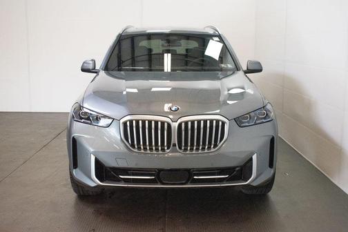 Skyscraper Grey Metallic 2026 BMW X5 xDrive40i
