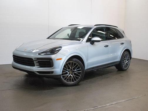 Dolomite Silver Metallic 2023 Porsche Cayenne Cayenne