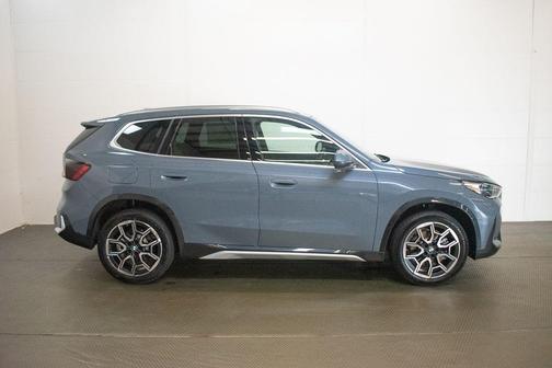 Storm Bay Metallic 2027 BMW X1 xDrive28i