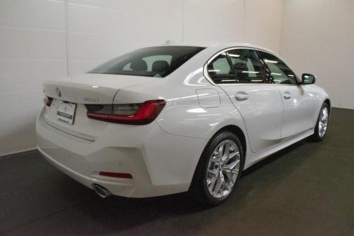 2025 BMW 330 i xDrive