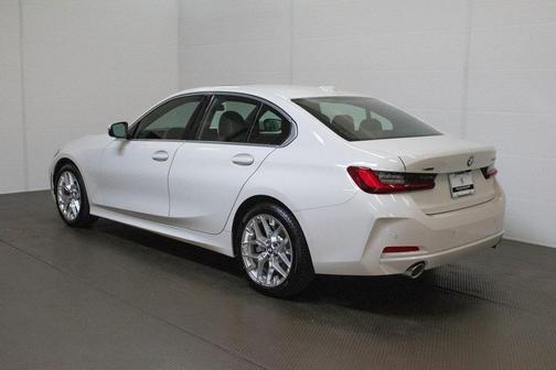 2025 BMW 330 i xDrive