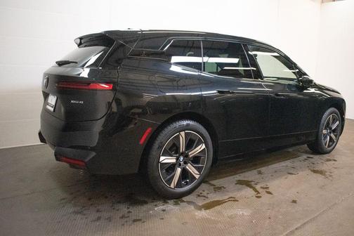 Black Sapphire Metallic 2026 BMW iX xDrive45
