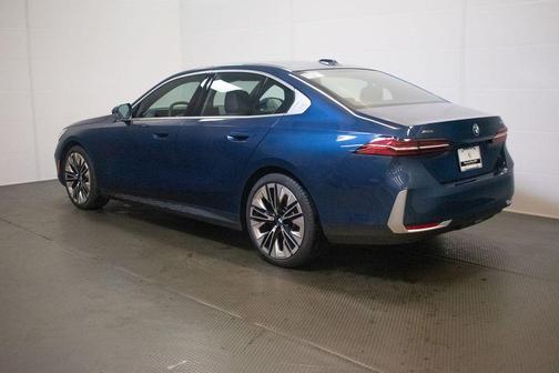 Phytonic Blue Metallic 2026 BMW 540 xDrive