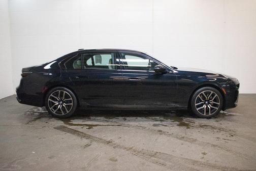 2023 BMW 760 i xDrive