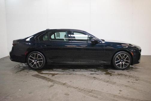 2023 BMW 760 i xDrive