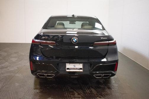 2023 BMW 760 i xDrive