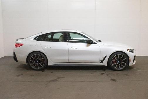 2025 BMW M440 i xDrive