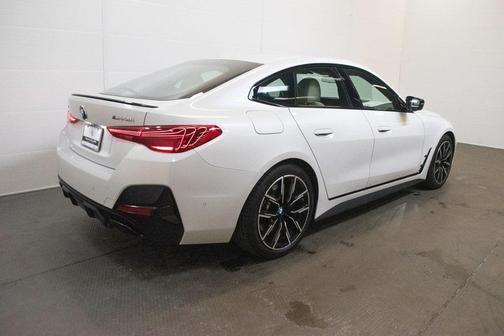 2025 BMW M440 i xDrive