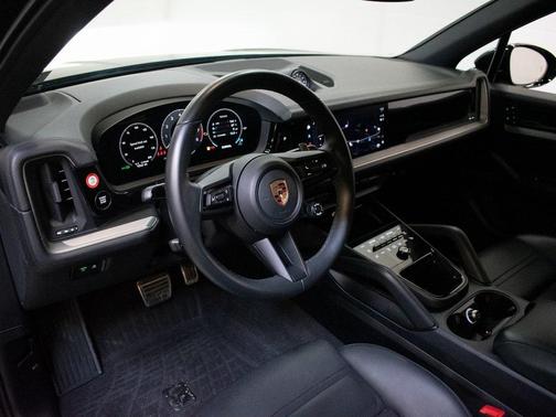 2024 Porsche Cayenne S