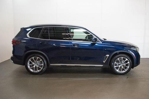 Tanzanite Blue II Metallic 2026 BMW X5 PHEV xDrive50e