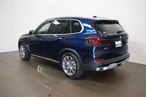 Tanzanite Blue II Metallic 2026 BMW X5 PHEV xDrive50e