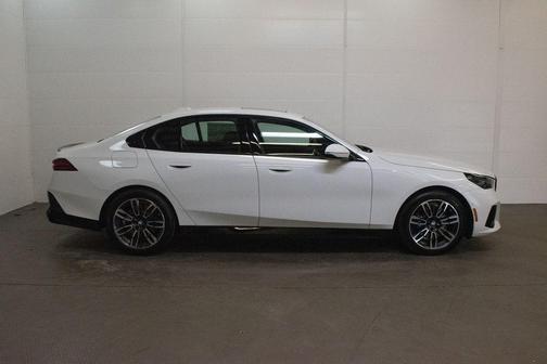Alpine White 2026 BMW 530 xDrive