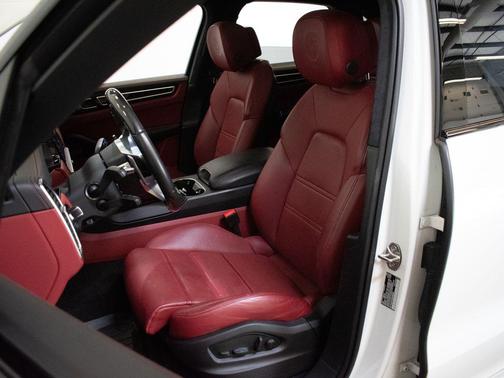 White 2022 Porsche Cayenne GTS