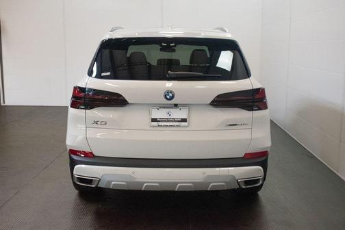 Alpine White 2026 BMW X5 PHEV xDrive50e