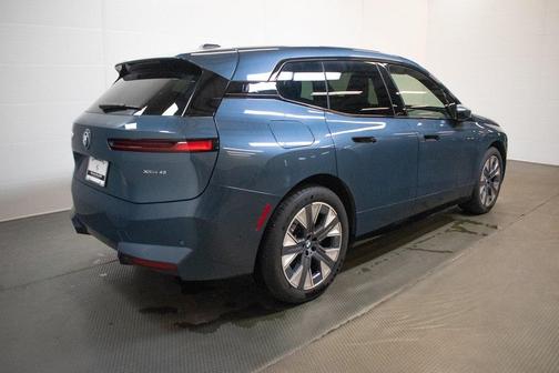 2026 BMW iX xDrive45