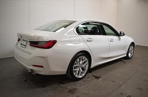 2025 BMW 330 i xDrive