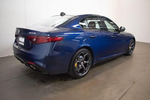 Montecarlo Blue Metallic 2018 Alfa Romeo Giulia Ti Sport