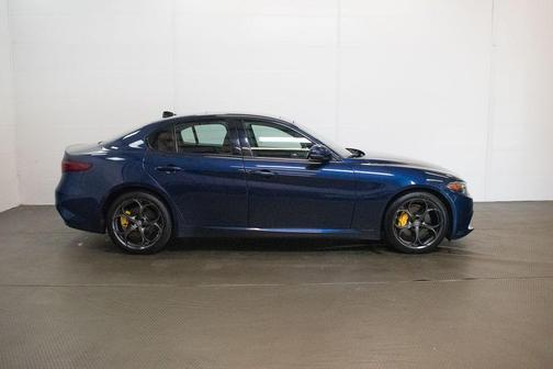 Montecarlo Blue Metallic 2018 Alfa Romeo Giulia Ti Sport