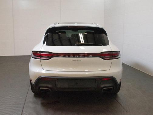 2025 Porsche Macan T