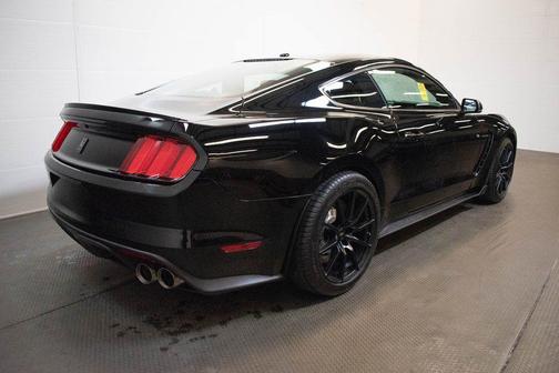 2016 Ford Shelby GT350 Base