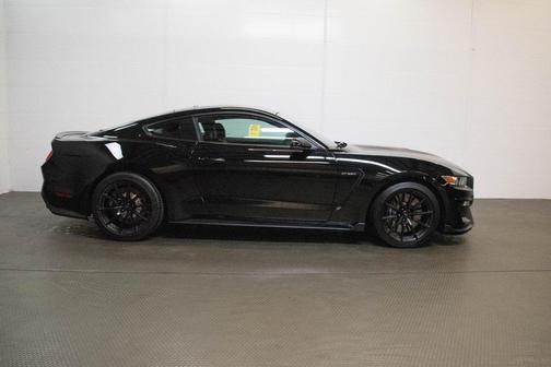 2016 Ford Shelby GT350 Base