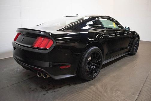 2016 Ford Shelby GT350 Base