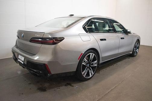 2023 BMW 760 i xDrive