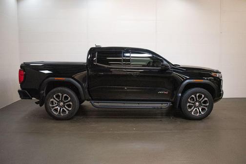 Onyx Black 2024 GMC Canyon AT4