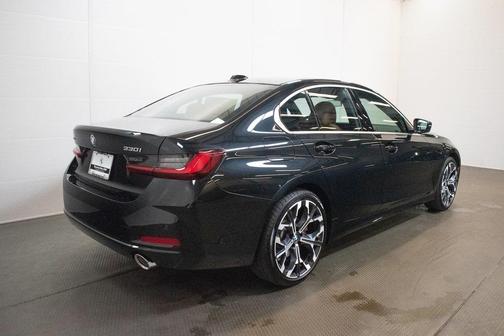 2026 BMW 330 i xDrive