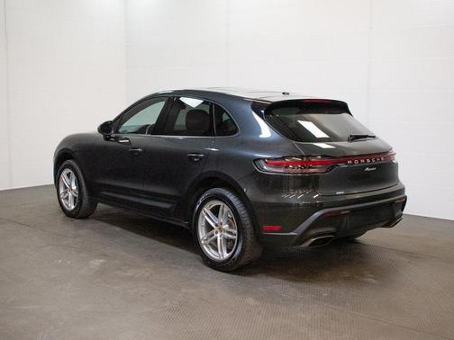 2025 Porsche Macan 