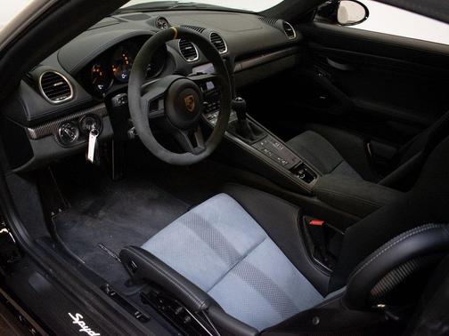 2025 Porsche 718 Spyder RS