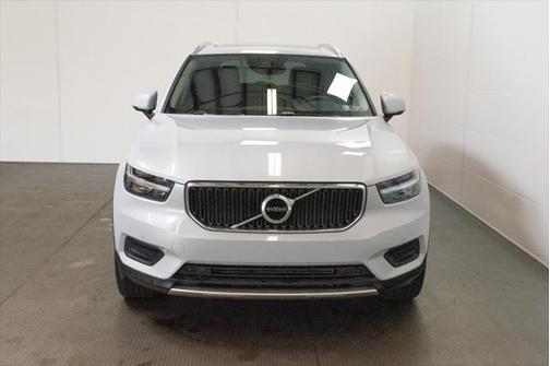 2020 Volvo XC40 T5 Momentum