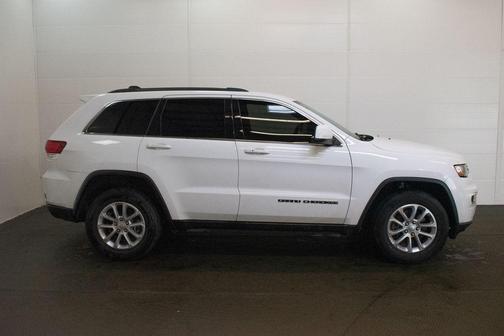 Bright White Clearcoat 2021 Jeep Grand Cherokee Laredo
