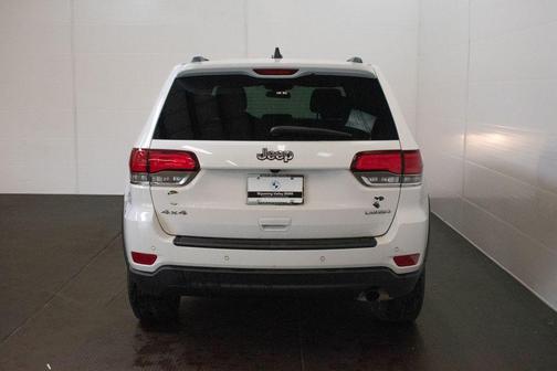 Bright White Clearcoat 2021 Jeep Grand Cherokee Laredo