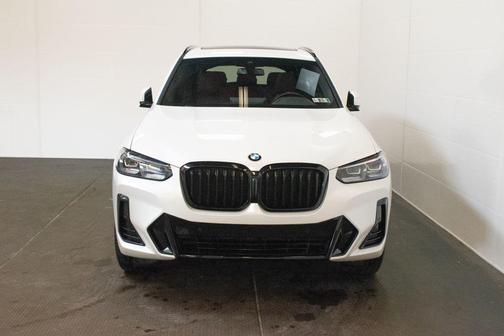 Mineral White Metallic 2023 BMW X3 xDrive30i